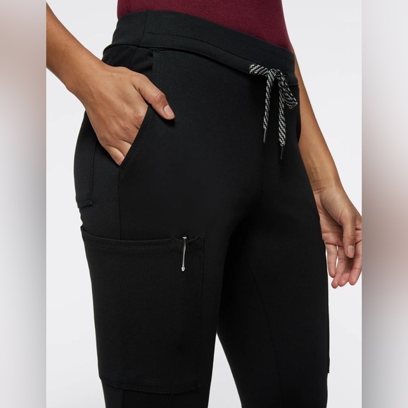 Jaanuu Black Cargo Scrub Pants
NWT - Picture 3 of 17